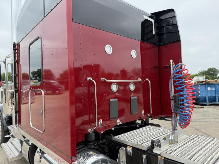 2024 Peterbilt 589-20