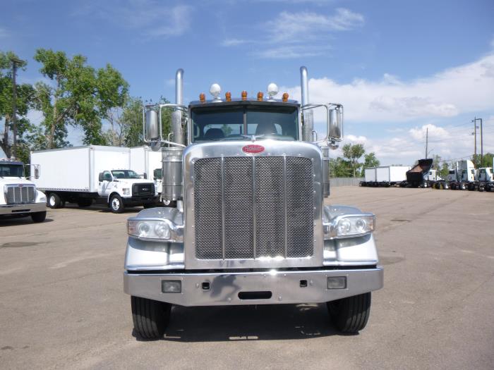 2020 Peterbilt 389-3