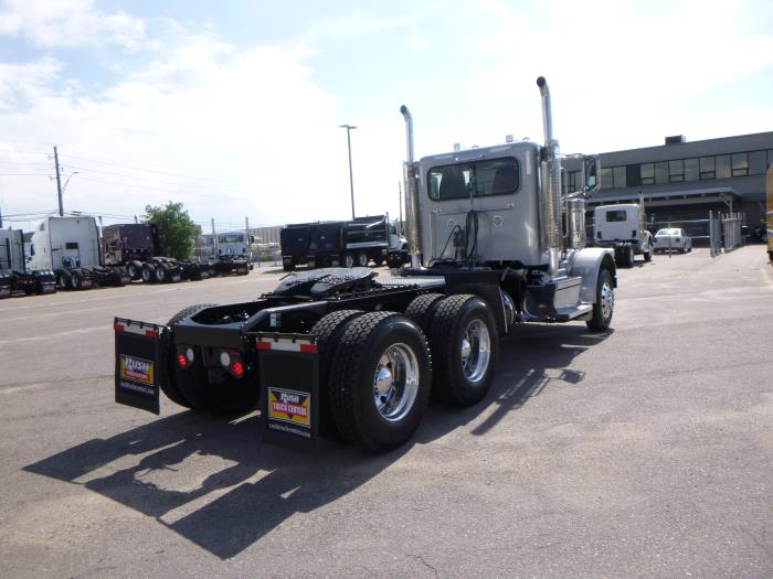 2020 Peterbilt 389-7