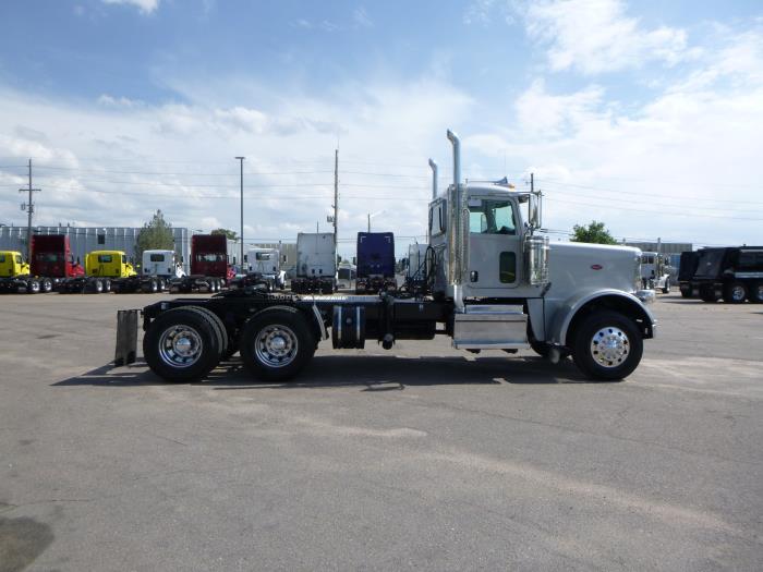 2020 Peterbilt 389-8