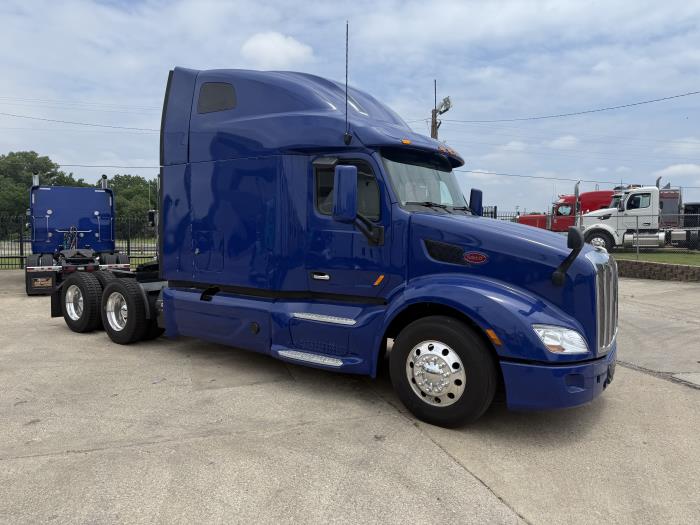 2022 Peterbilt 579-10