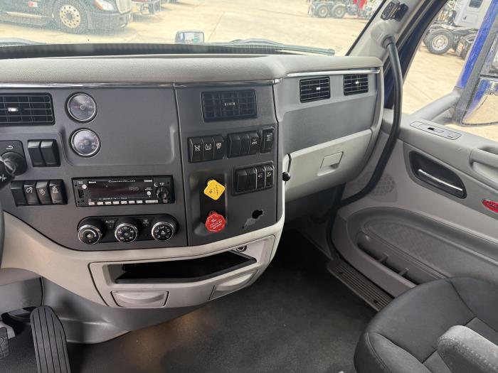 2022 Peterbilt 579-27