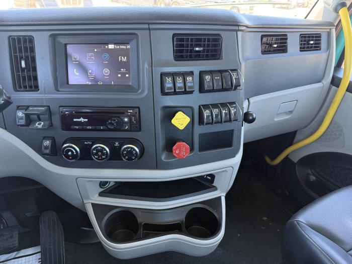 2023 Peterbilt 567-3