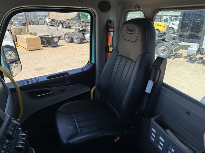 2023 Peterbilt 567-5