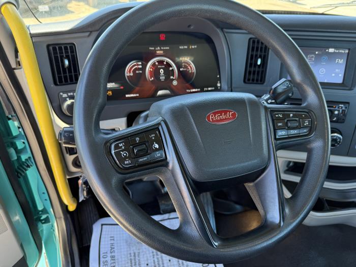 2023 Peterbilt 567-8