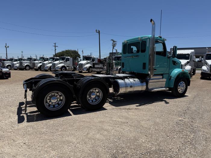 2023 Peterbilt 567-24