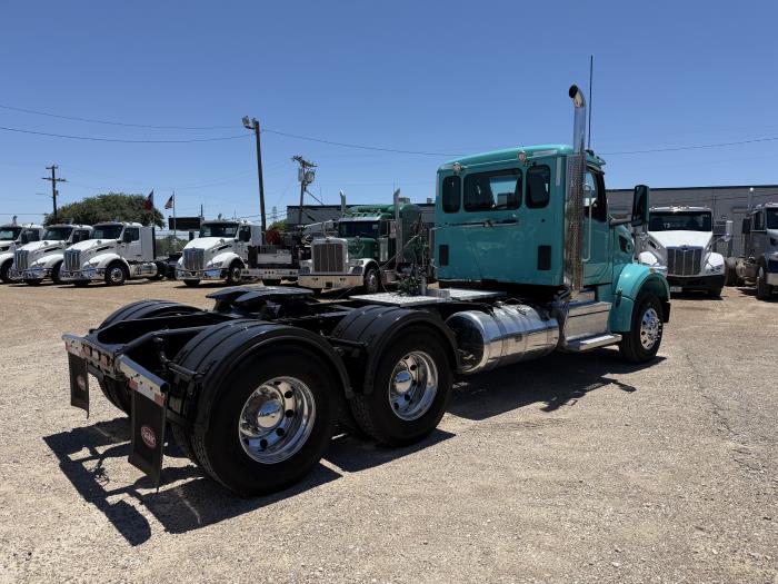 2023 Peterbilt 567-25