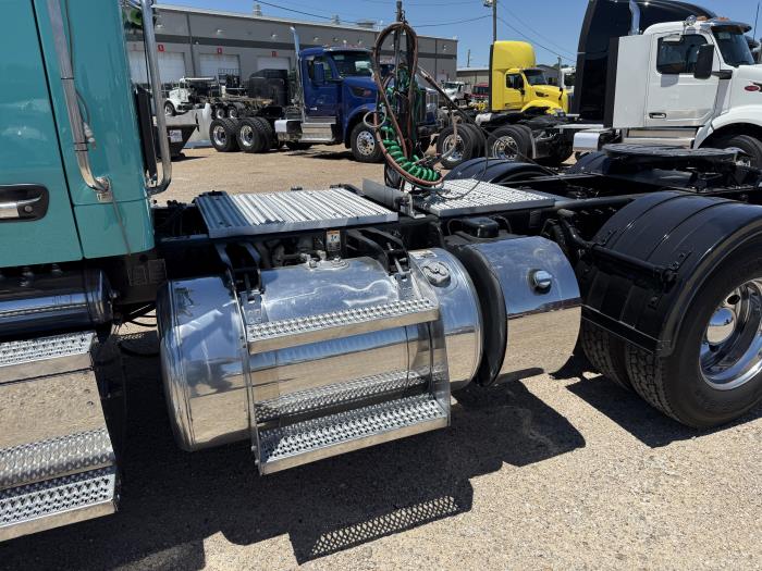 2023 Peterbilt 567-36