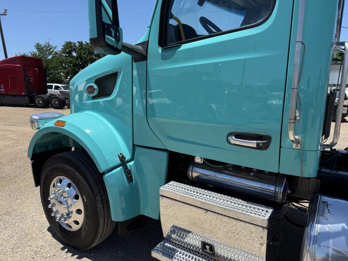 2023 Peterbilt 567-37
