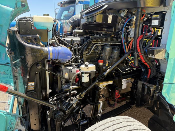 2023 Peterbilt 567-38