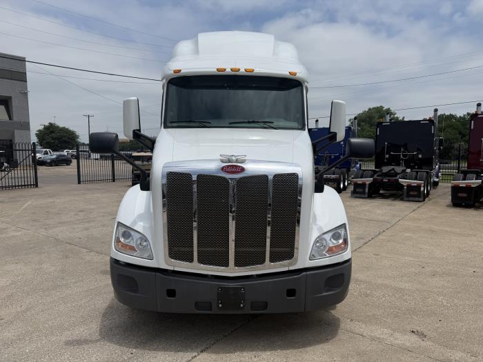 2021 Peterbilt 579-8