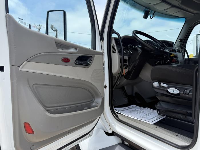 2021 Peterbilt 579-28