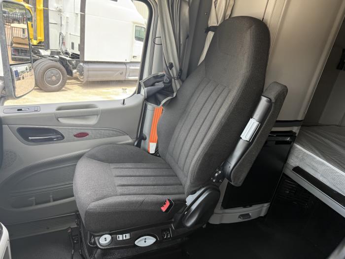 2021 Peterbilt 579-34