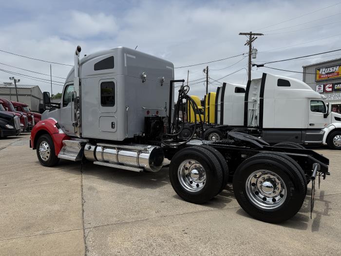2019 Kenworth T880-21