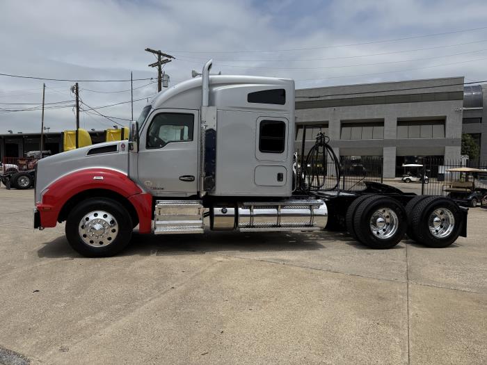 2019 Kenworth T880-24