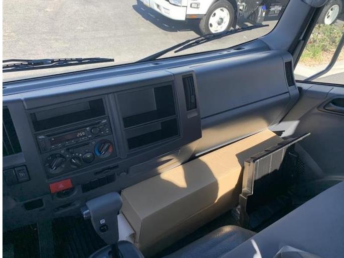 2025 Isuzu NRR-6