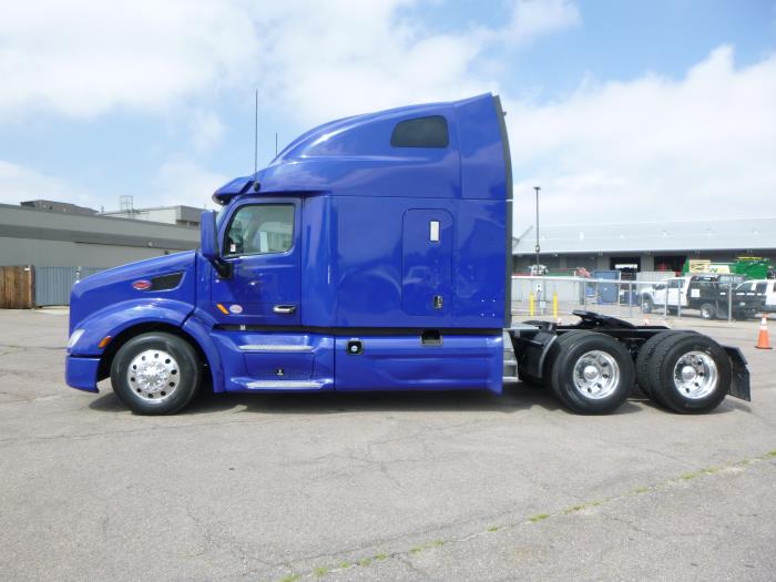 2022 Peterbilt 579-4