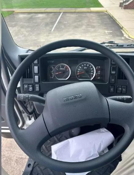 2025 Isuzu FVR-8