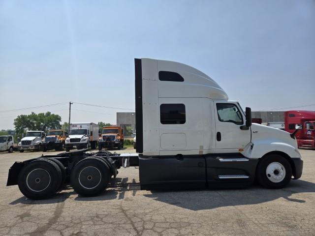 2022 International LT625-4