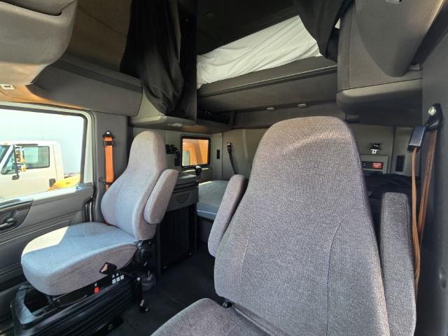 2022 International LT625-8