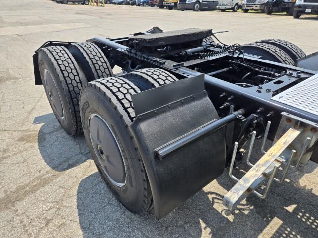 2022 International LT625-18