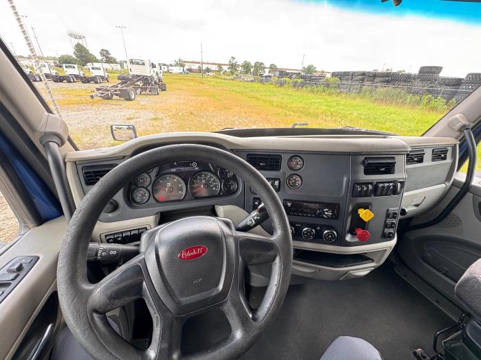 2018 Peterbilt 579-10