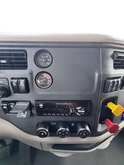 2018 Peterbilt 579-12