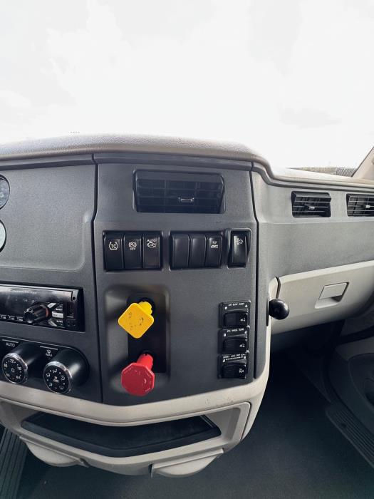 2018 Peterbilt 579-13