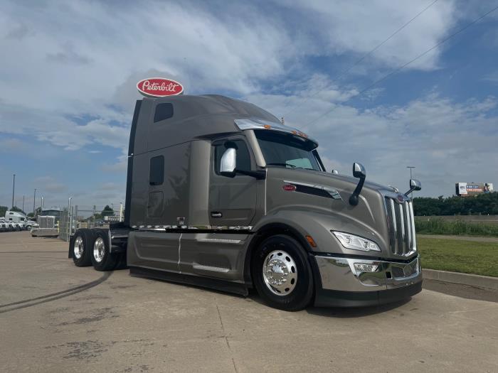 2026 Peterbilt 579-4
