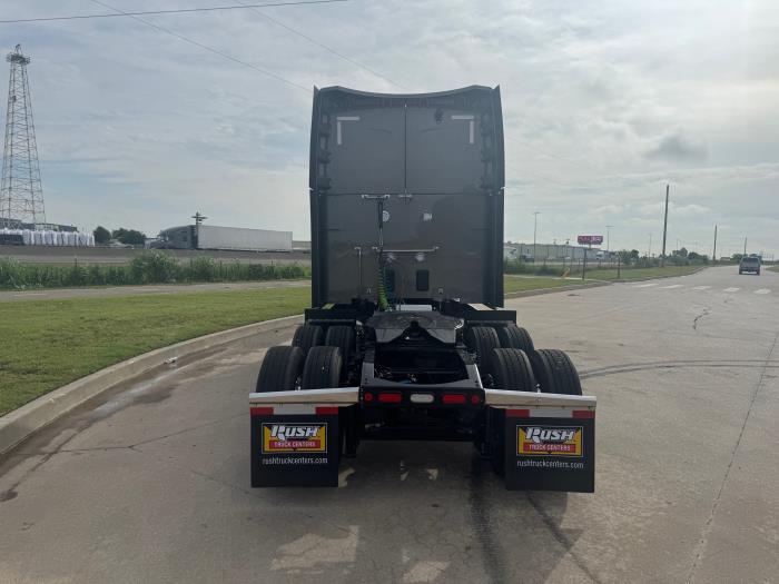 2026 Peterbilt 579-8