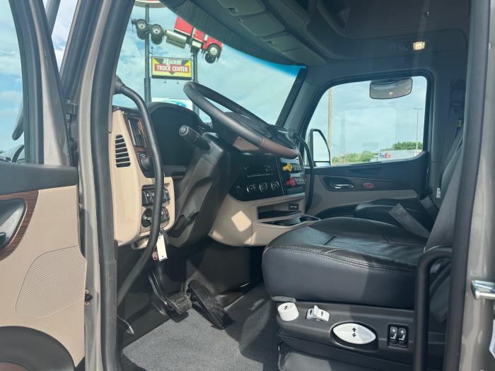 2026 Peterbilt 579-12