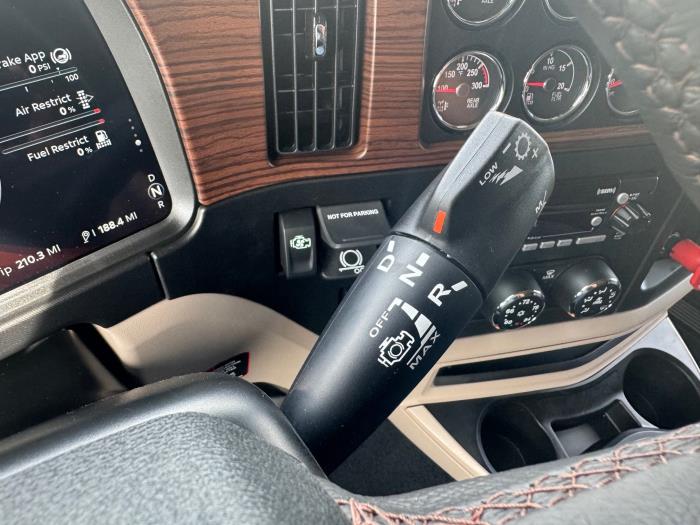 2026 Peterbilt 579-18