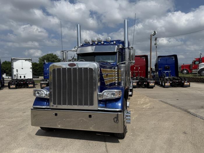 2022 Peterbilt 389-22