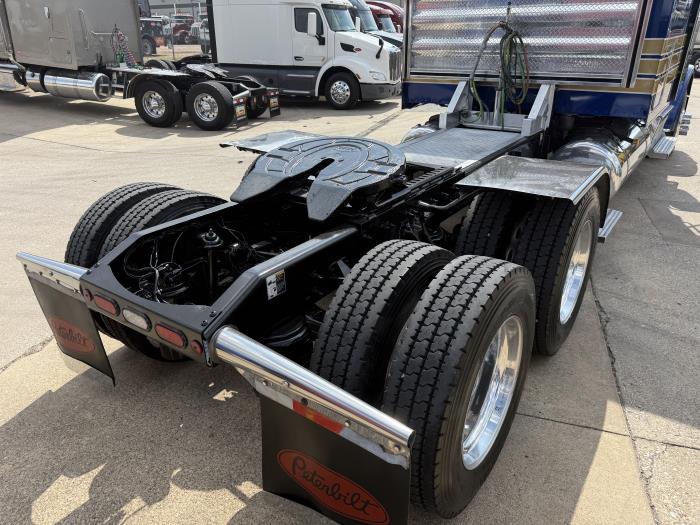 2022 Peterbilt 389-34