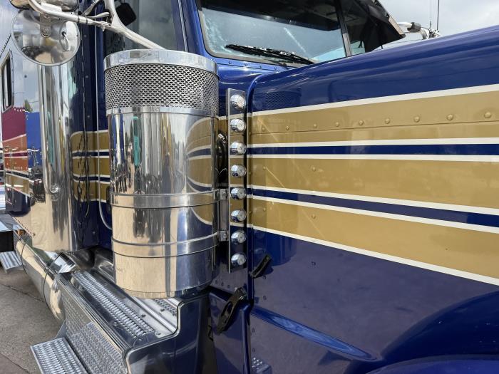 2022 Peterbilt 389-43