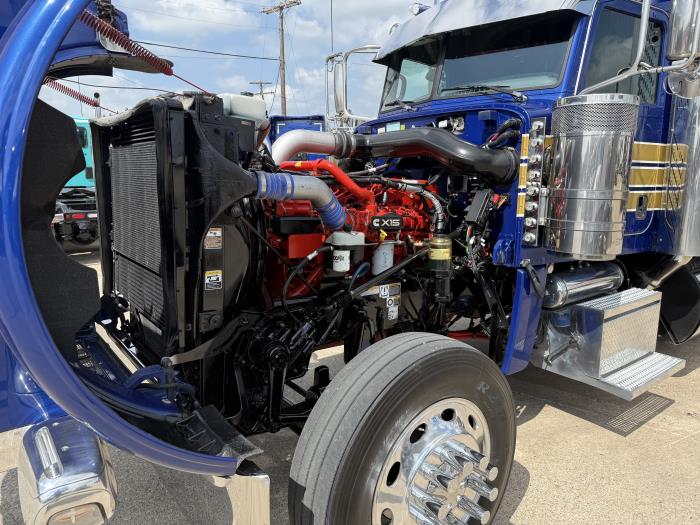 2022 Peterbilt 389-46