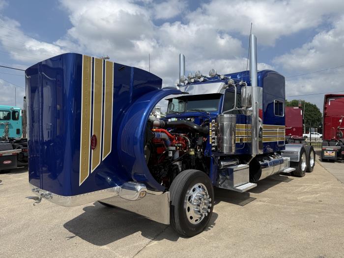 2022 Peterbilt 389-47