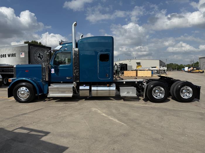 2026 Peterbilt 589-4