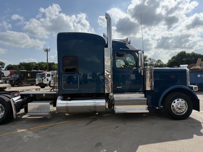 2026 Peterbilt 589-10