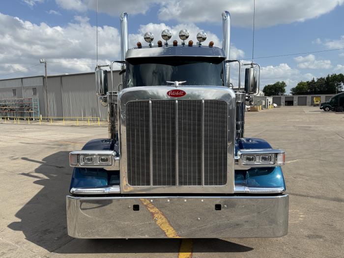 2026 Peterbilt 589-12