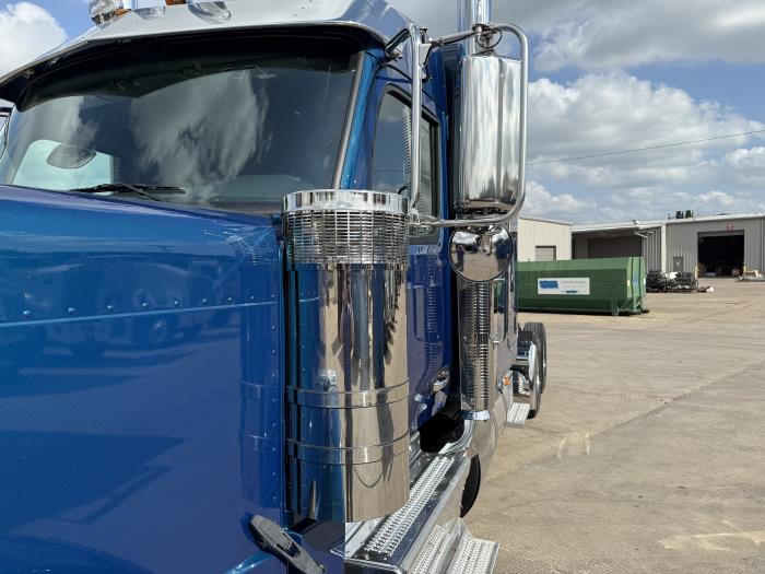 2026 Peterbilt 589-14