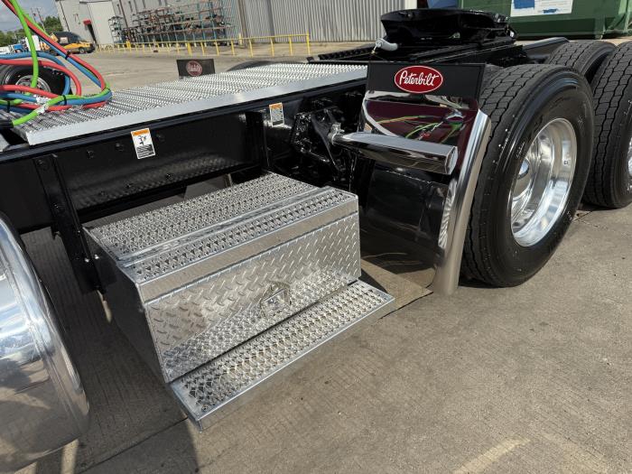 2026 Peterbilt 589-20