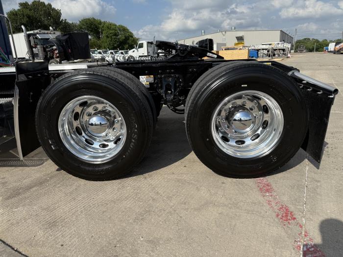 2026 Peterbilt 589-18