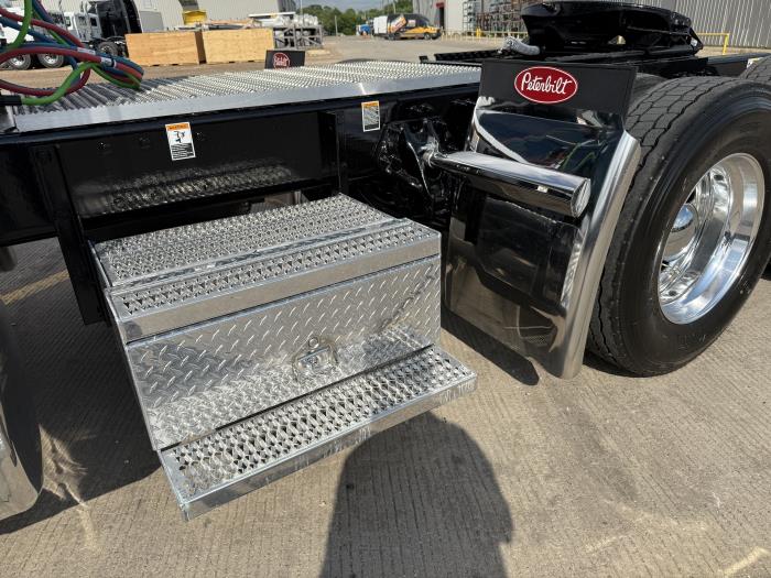 2026 Peterbilt 589-20