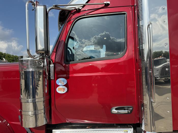 2026 Peterbilt 589-25