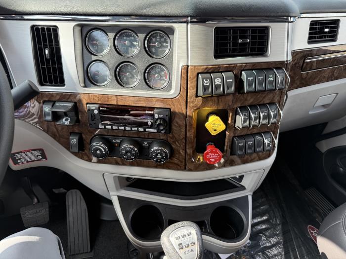 2026 Peterbilt 589-36