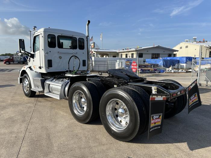 2020 Peterbilt 567-3