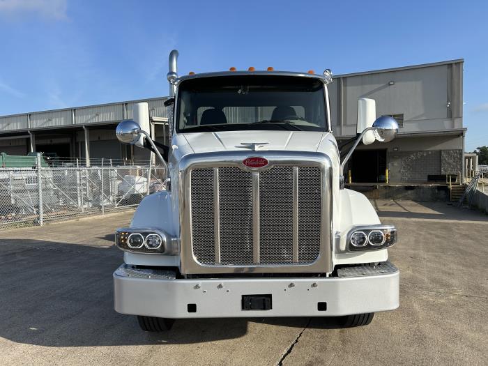 2020 Peterbilt 567-8