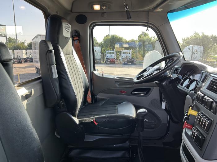 2020 Peterbilt 567-23
