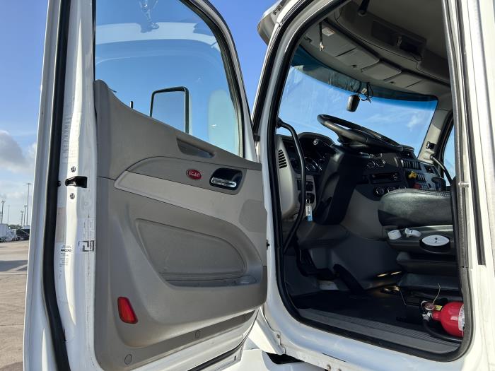 2020 Peterbilt 567-24